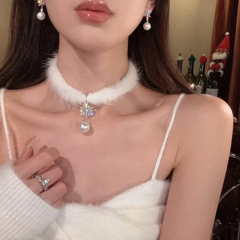 P-1126  Autumn/Winter plush Snowflake Pearl Necklace